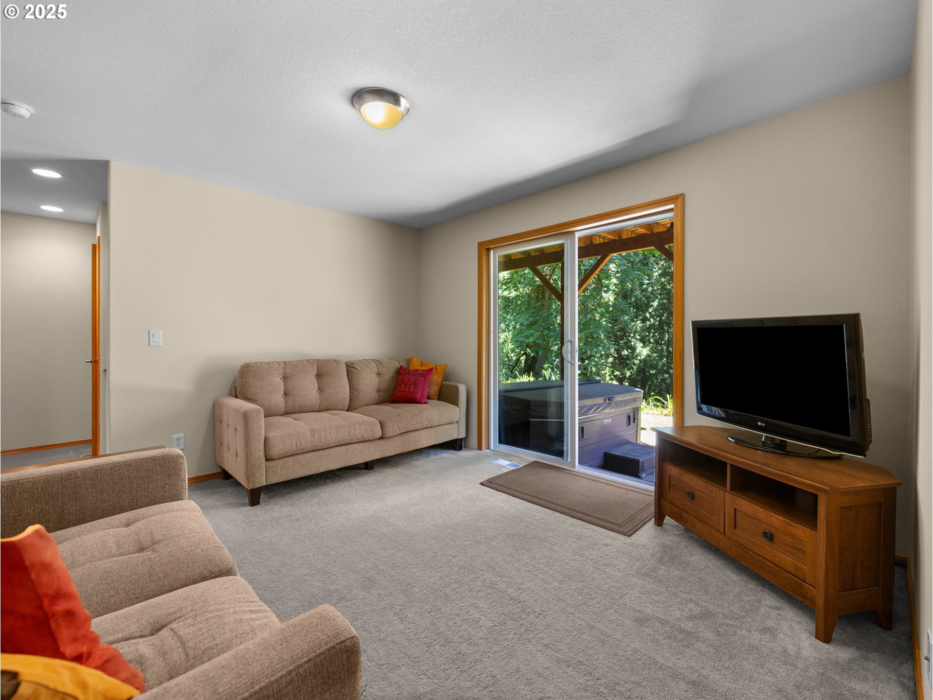 Clackamas, Oregon 97015, United States, 4 Bedrooms Bedrooms, ,4 BathroomsBathrooms,Residential,Active,192255