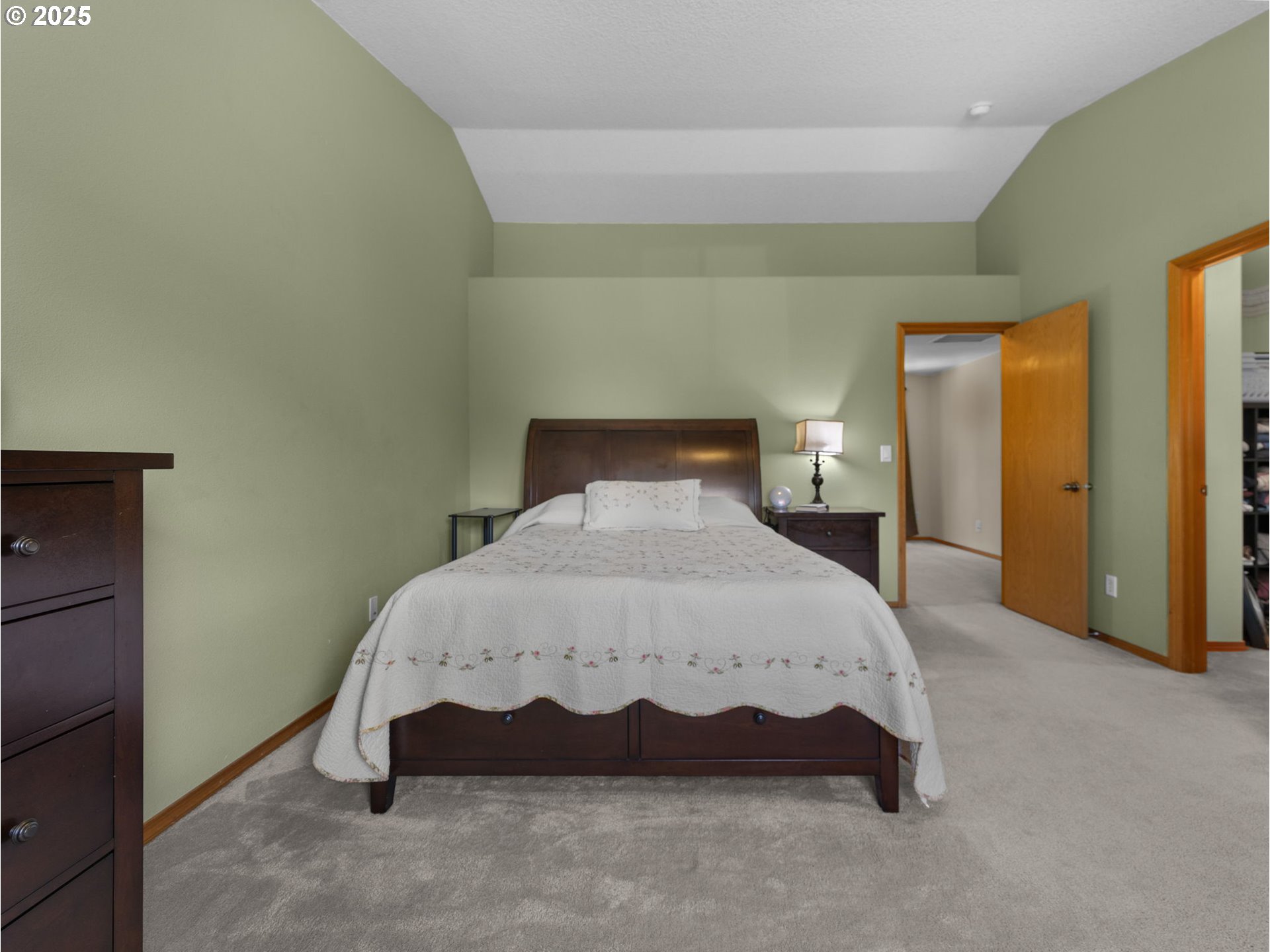 Clackamas, Oregon 97015, United States, 4 Bedrooms Bedrooms, ,4 BathroomsBathrooms,Residential,Active,192255