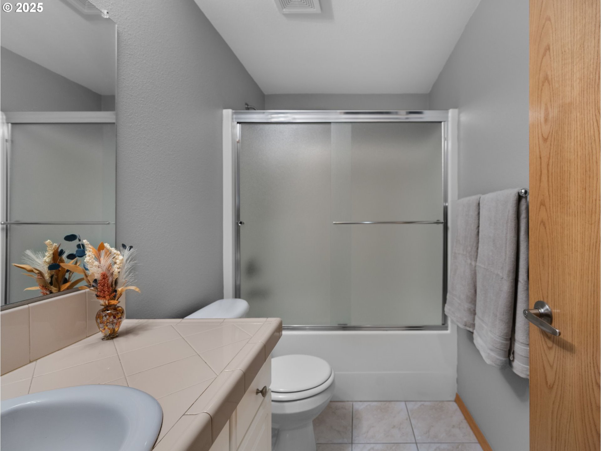 Clackamas, Oregon 97015, United States, 4 Bedrooms Bedrooms, ,4 BathroomsBathrooms,Residential,Active,192255