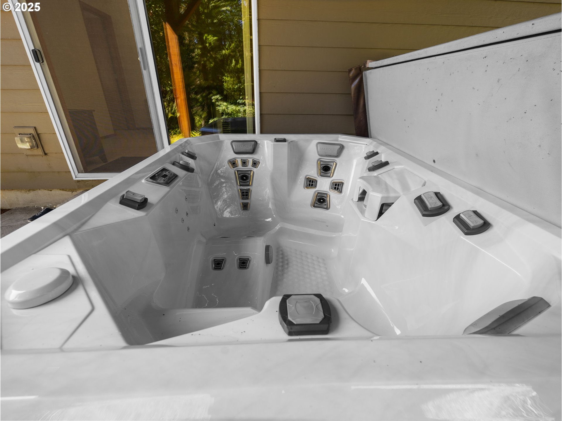 Clackamas, Oregon 97015, United States, 4 Bedrooms Bedrooms, ,4 BathroomsBathrooms,Residential,Active,192255