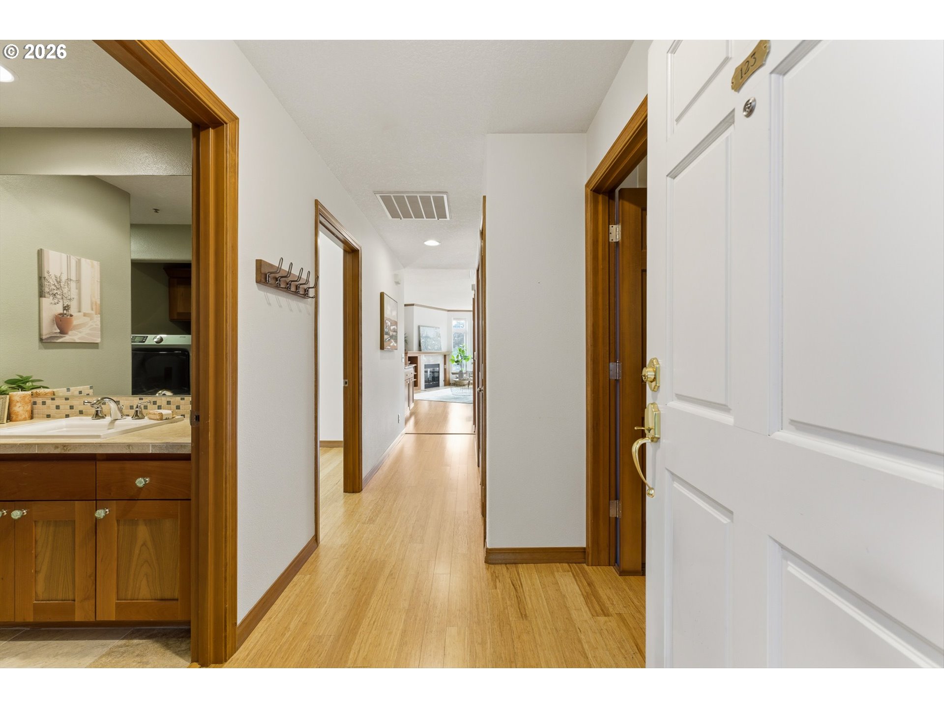 123 3RD ST