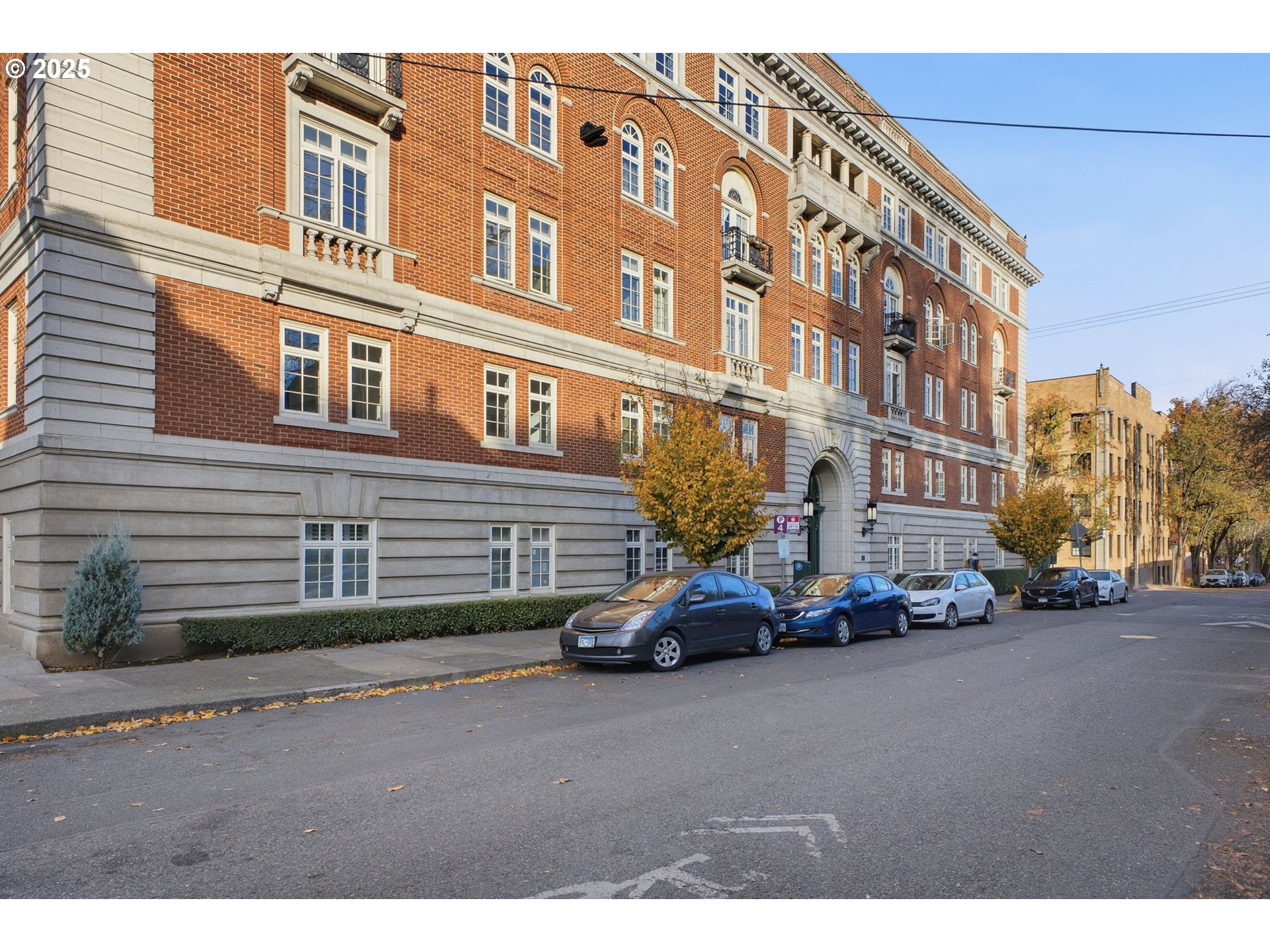 2015 NW FLANDERS ST 214