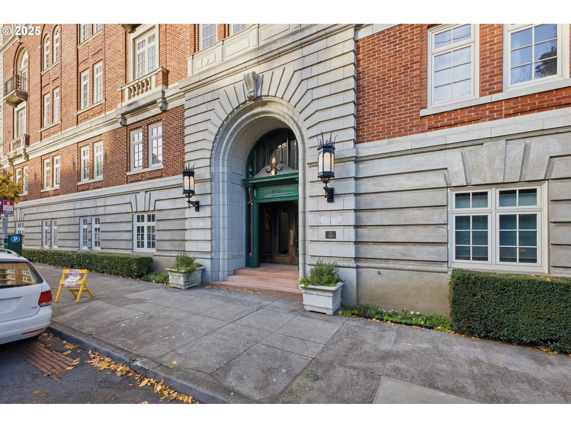 2015 NW FLANDERS ST 214