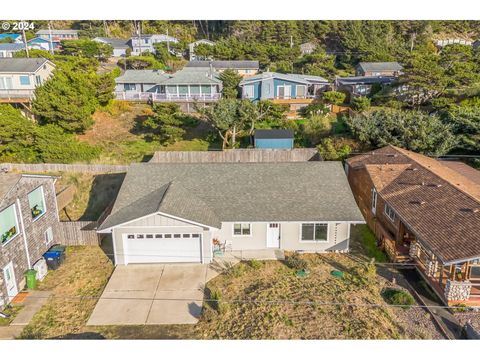 A home in Waldport