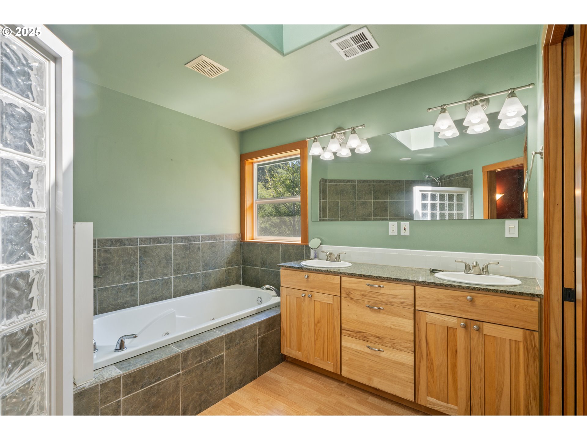 Nehalem, Oregon 97131, United States, 4 Bedrooms Bedrooms, ,3 BathroomsBathrooms,Residential,Active,167201