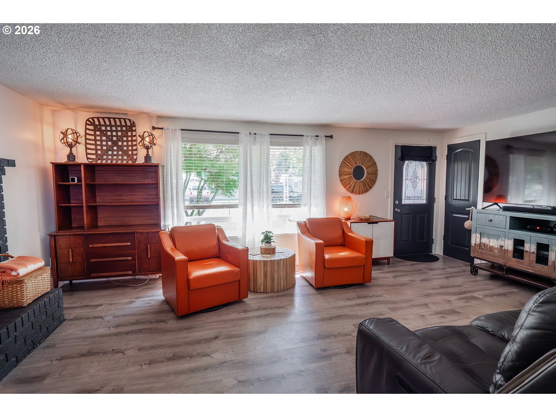 2021 CEDAR AVE
