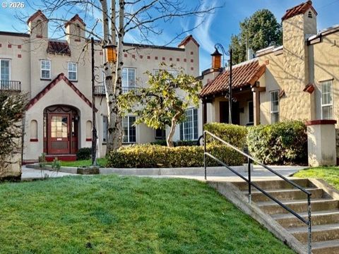 2010 SE SHERMAN ST Portland OR 97214