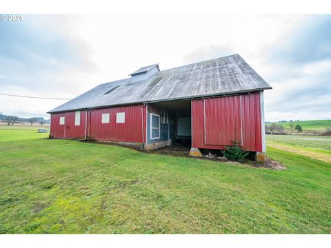 A home in Sublimity