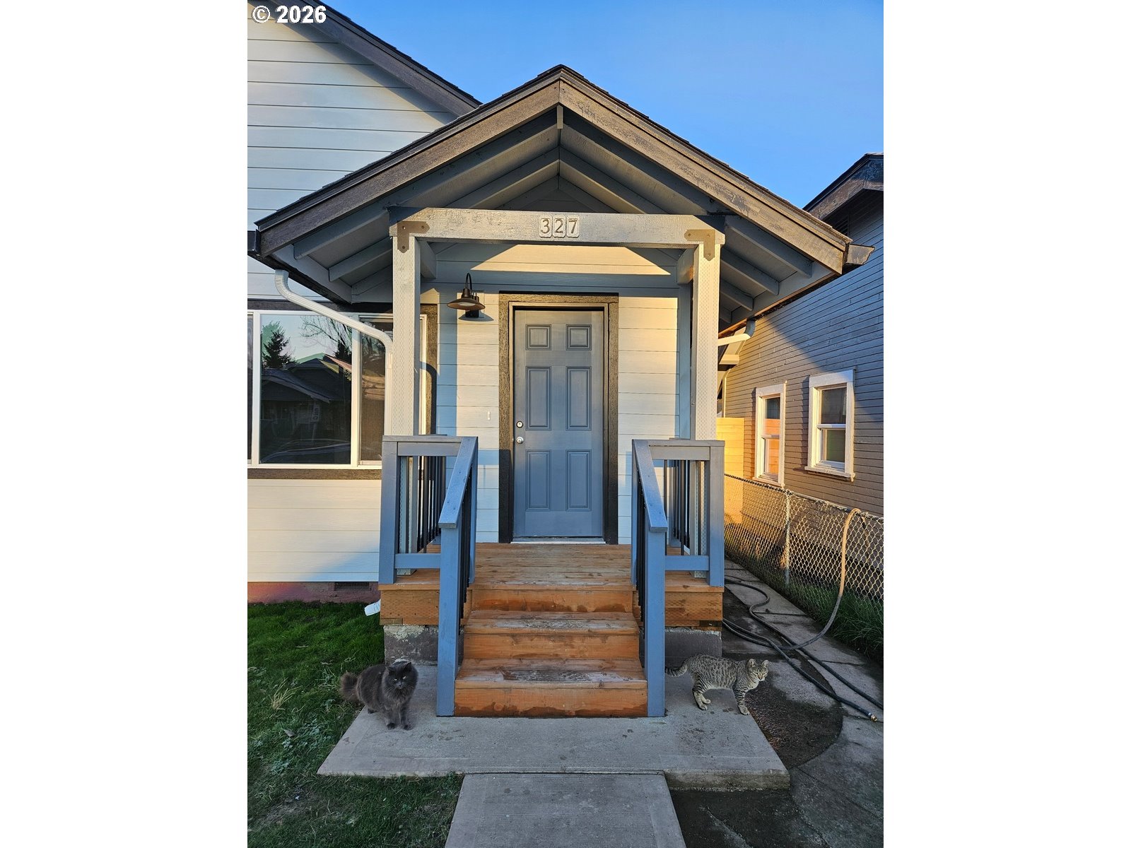 325/327 17TH AVE