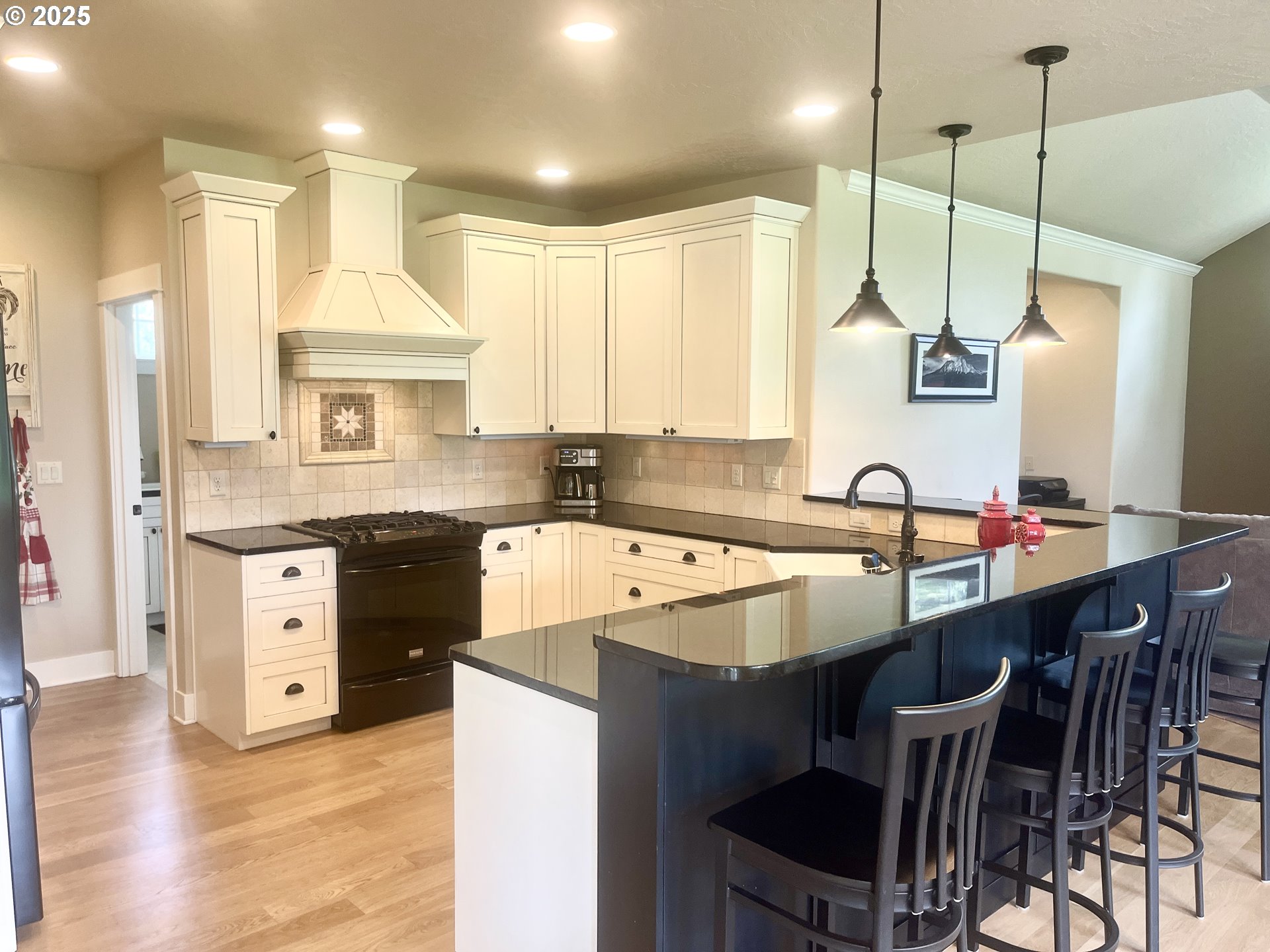 290 E McKinney AVE