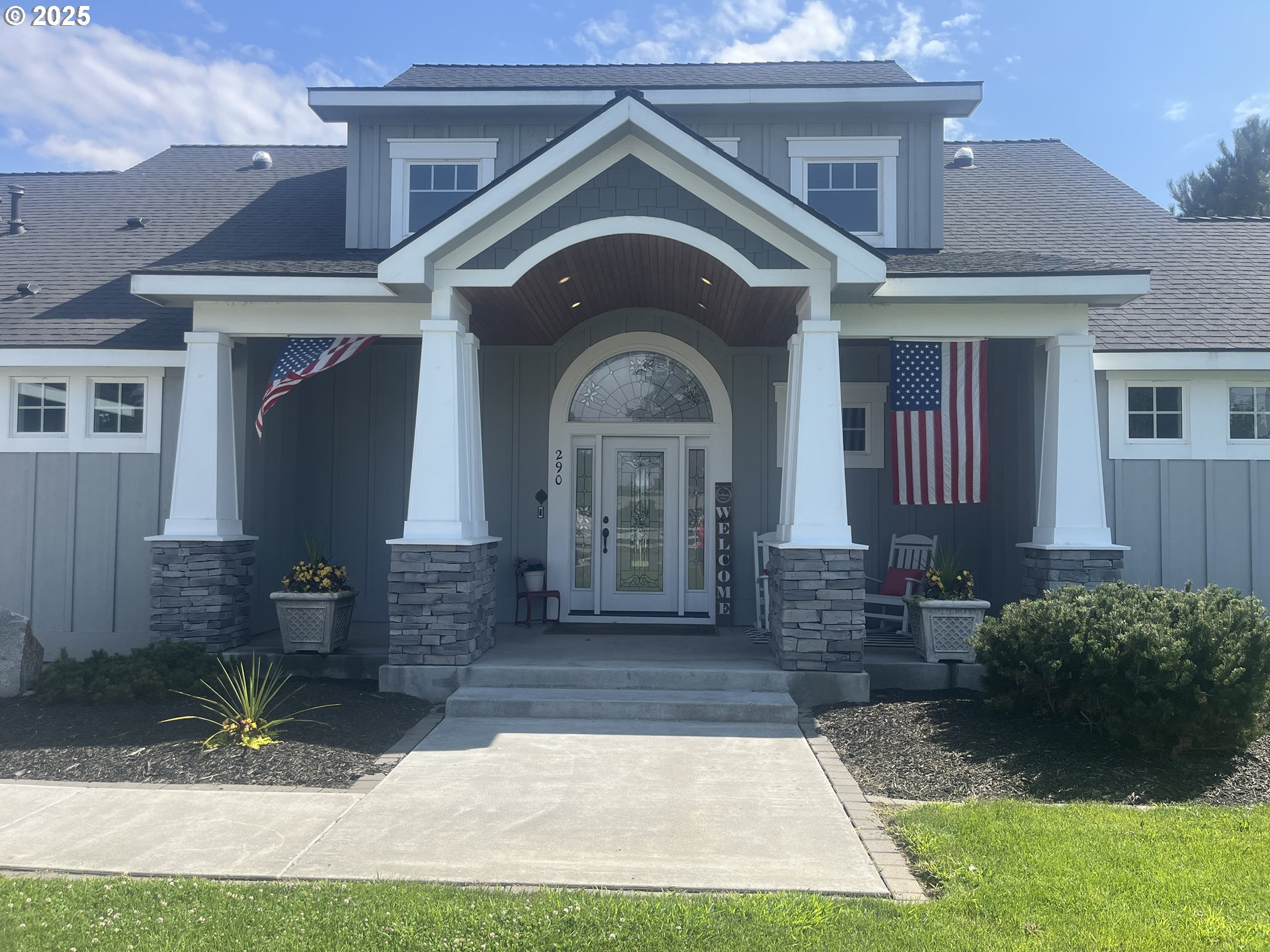 290 E McKinney AVE