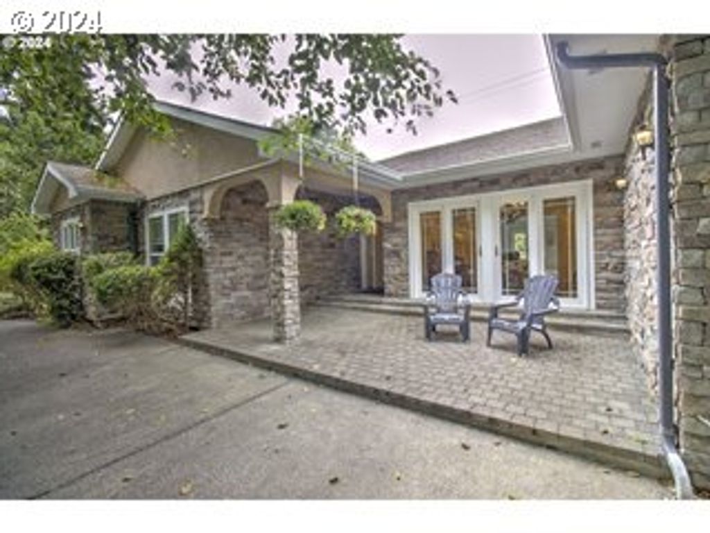 listing image 0