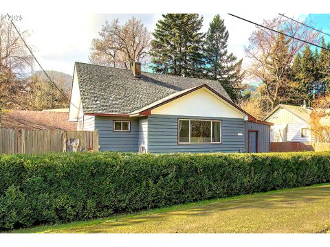 1015 E CASCADE DR North Bonneville WA 98639