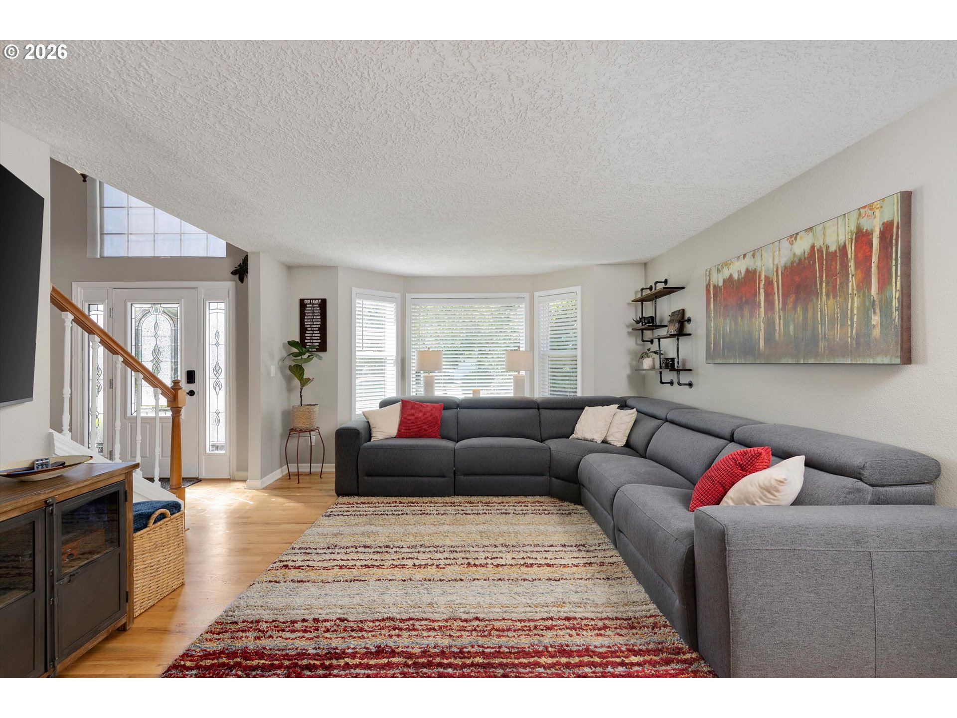 857 LAGUNA DR