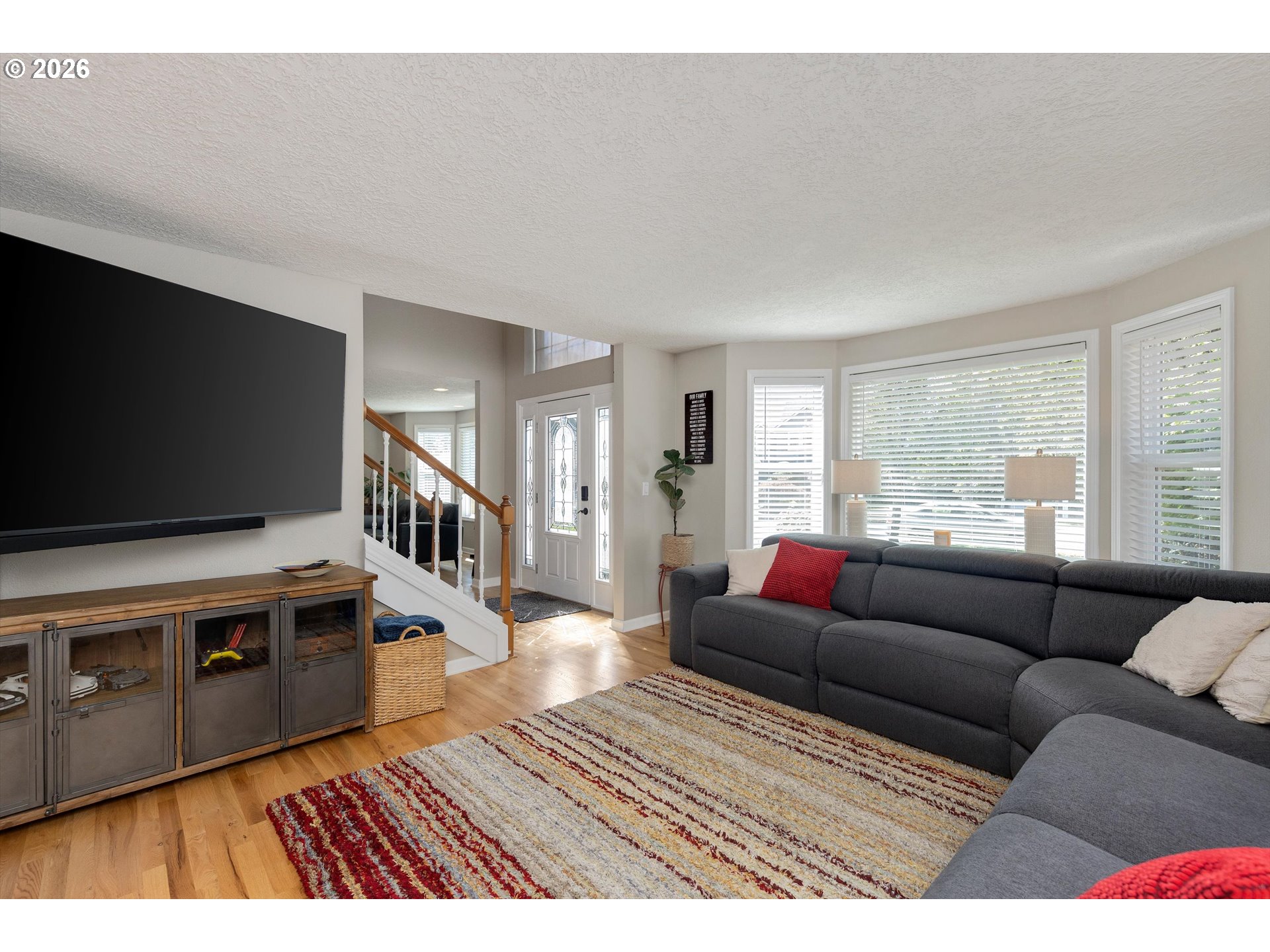 857 LAGUNA DR