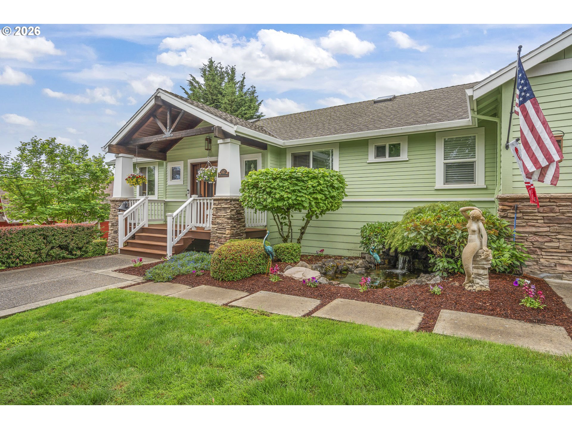 447 NW MT MAZAMA ST