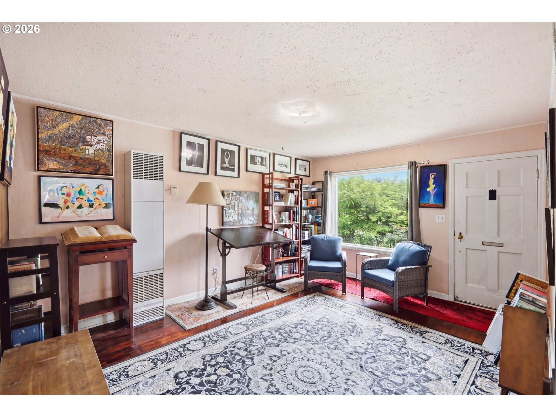 195 E 25TH AVE