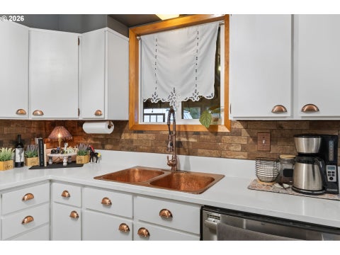 Tiny photo for 76296 Jasper Dr, Oakridge, OR 97463 (MLS # 750619556)