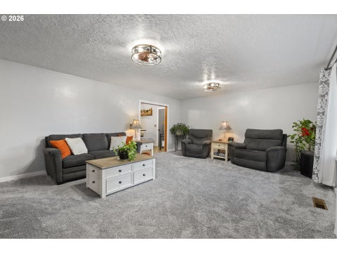 Tiny photo for 76296 Jasper Dr, Oakridge, OR 97463 (MLS # 750619556)