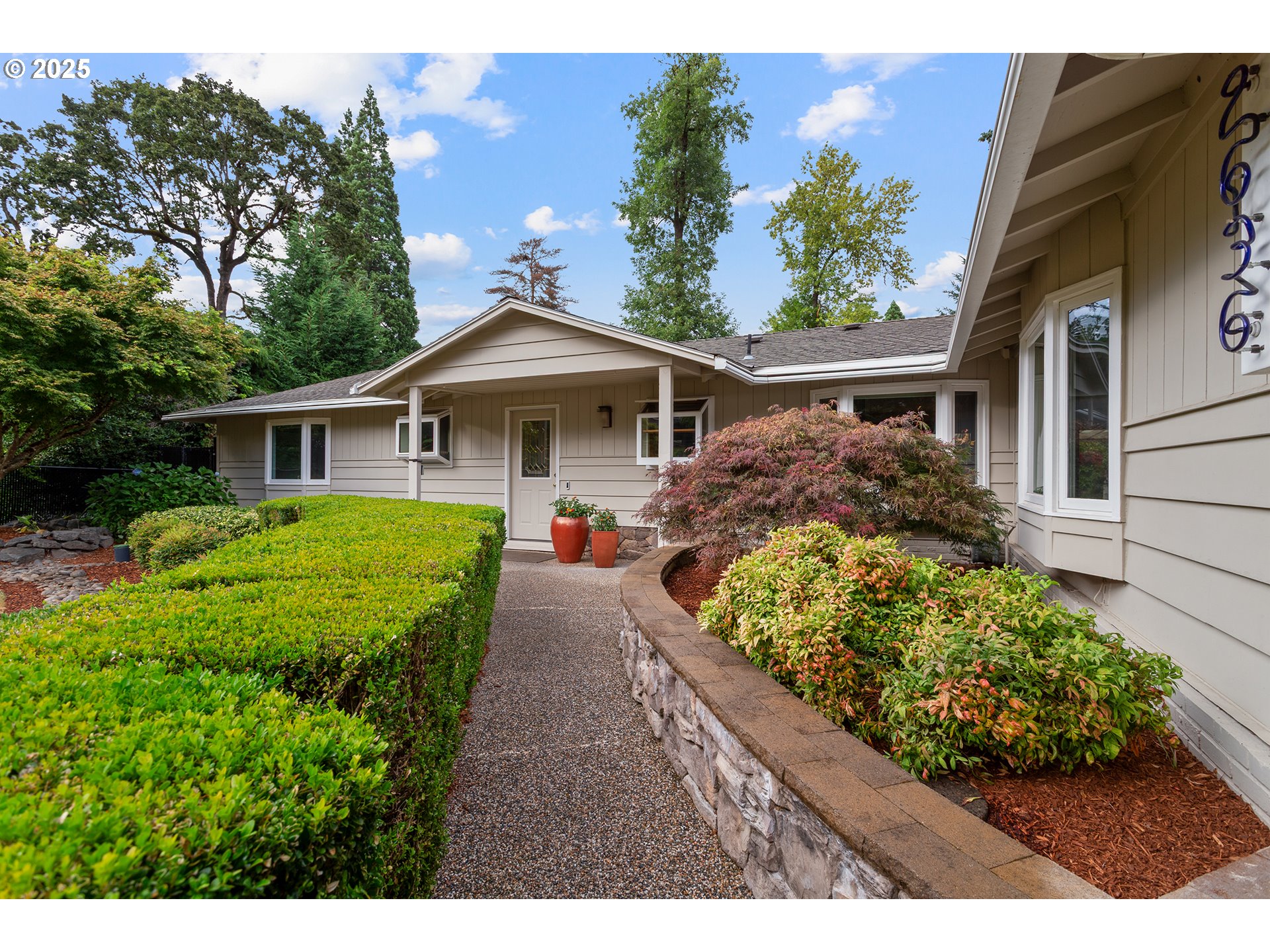 2636 MARIA CT