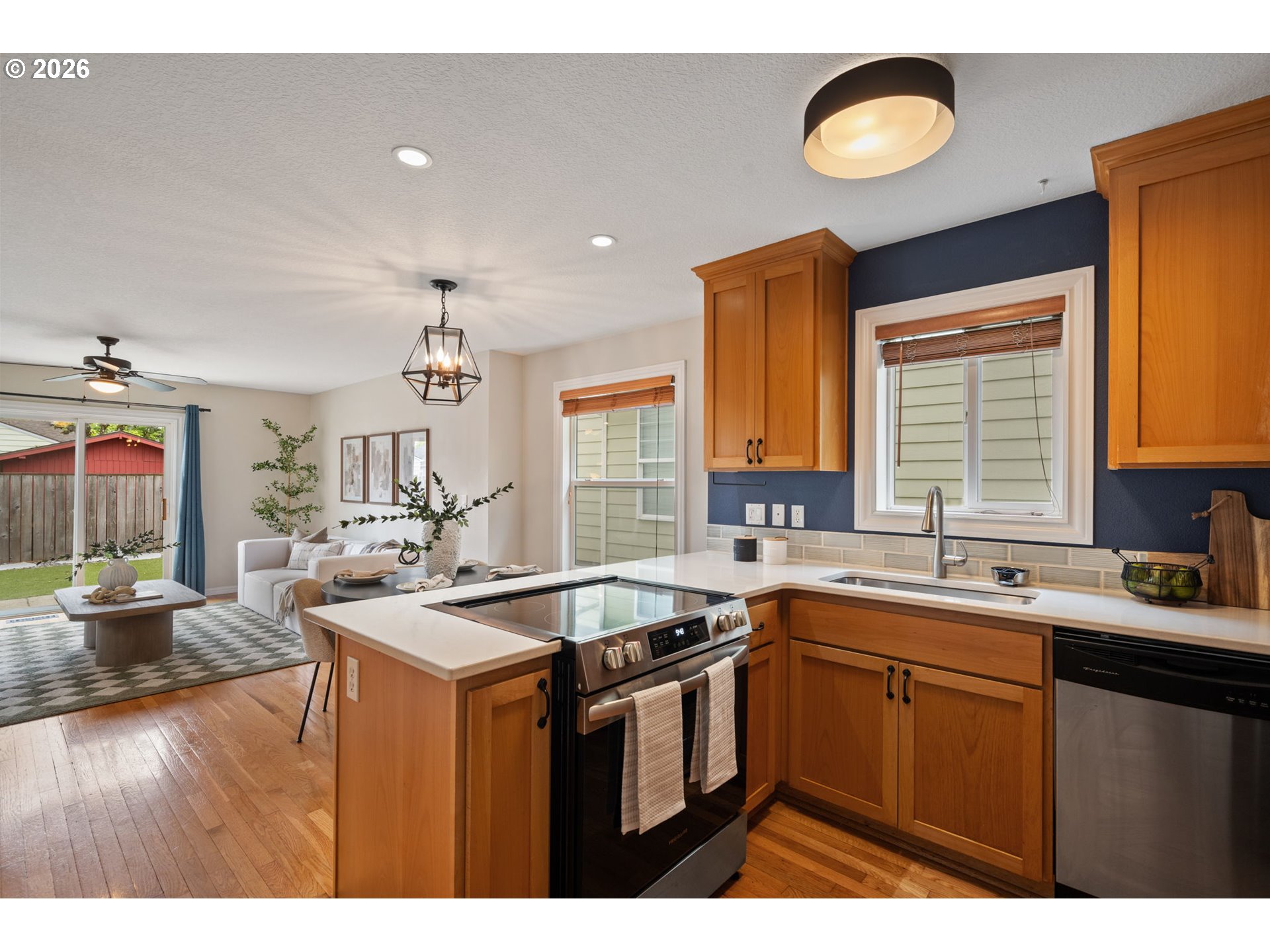 9222 N CHARLESTON AVE