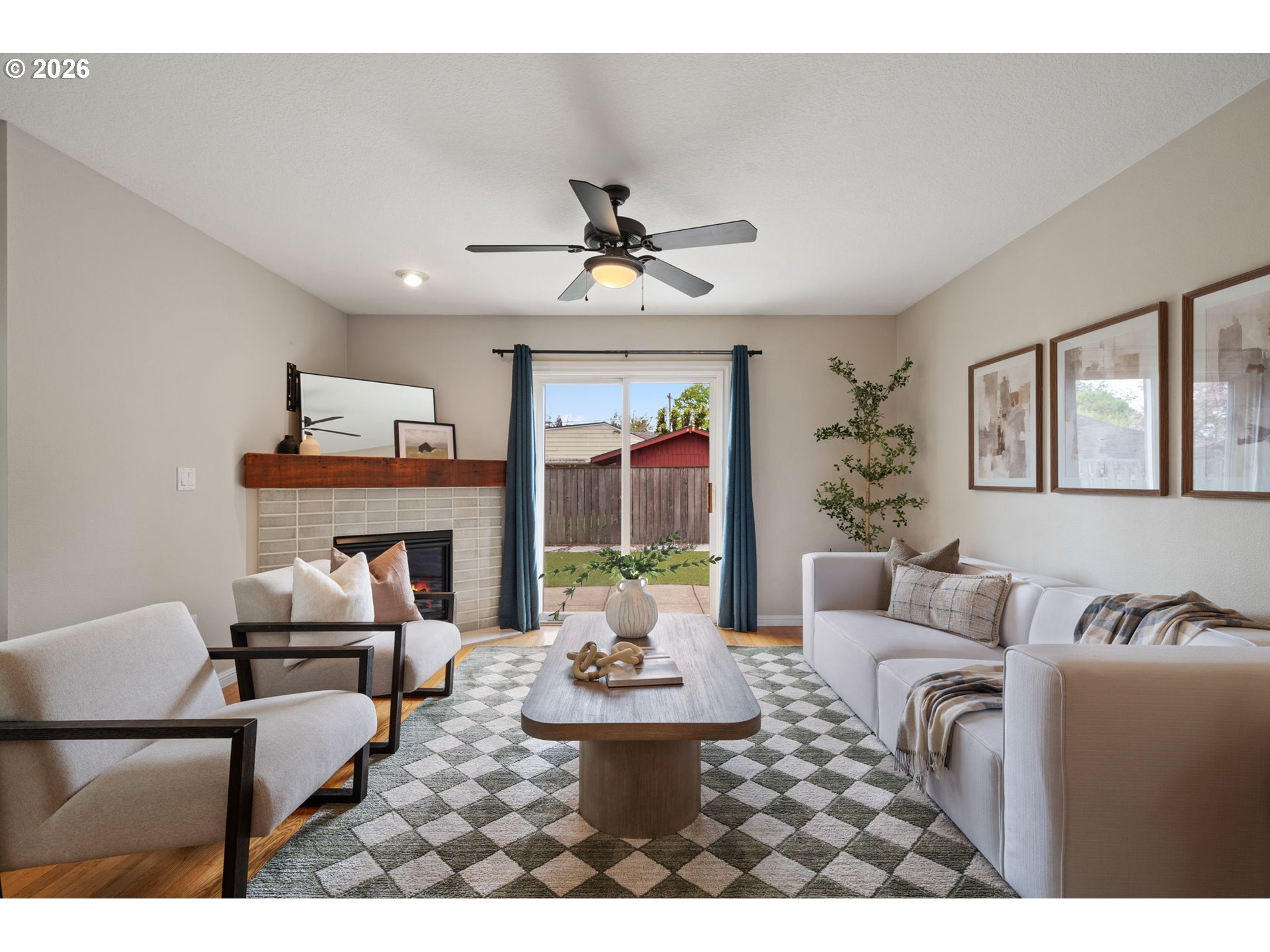 9222 N CHARLESTON AVE