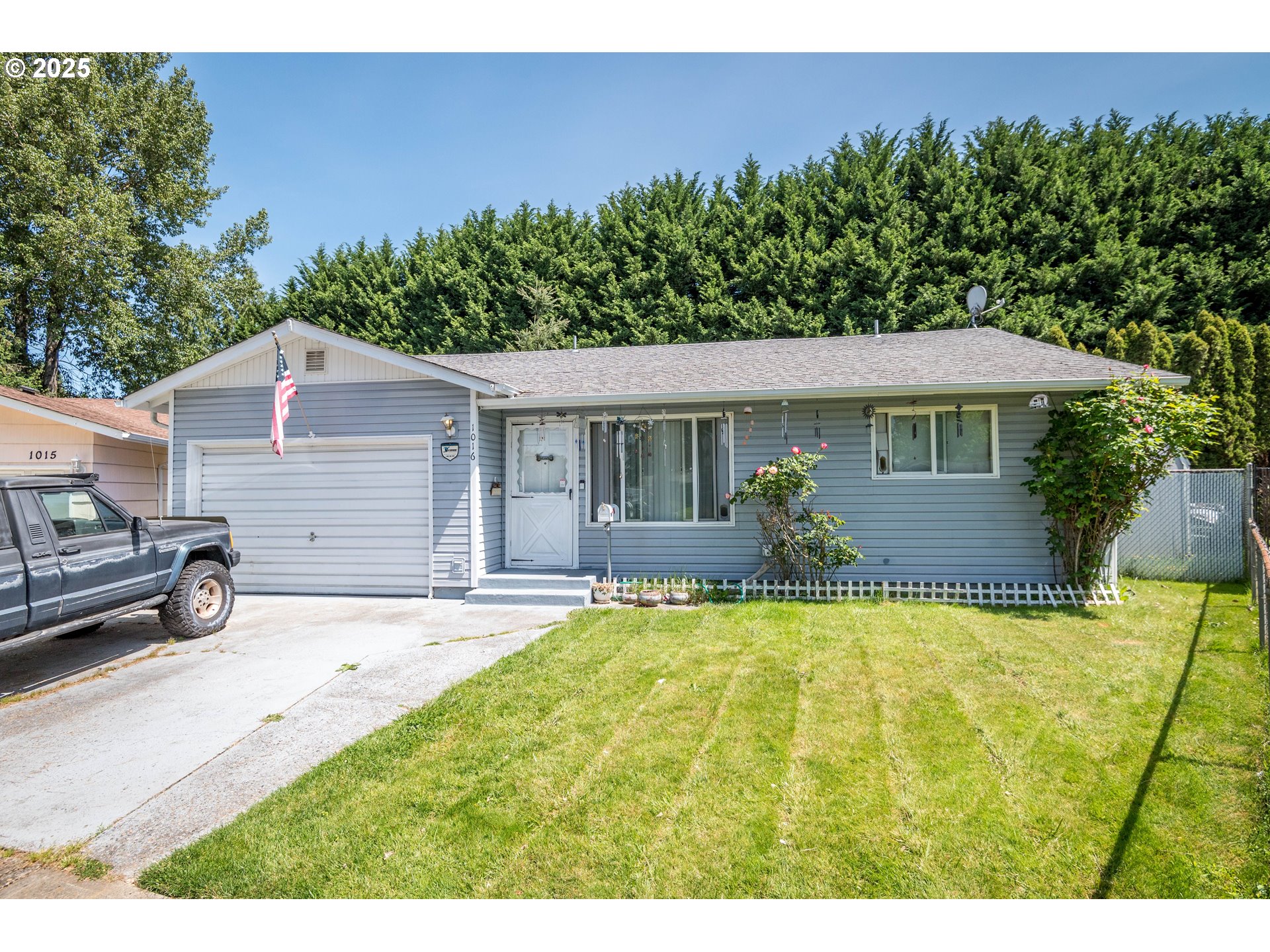 Photo 1 of 24 — 1016 OAK ST, Kelso, WA 98626