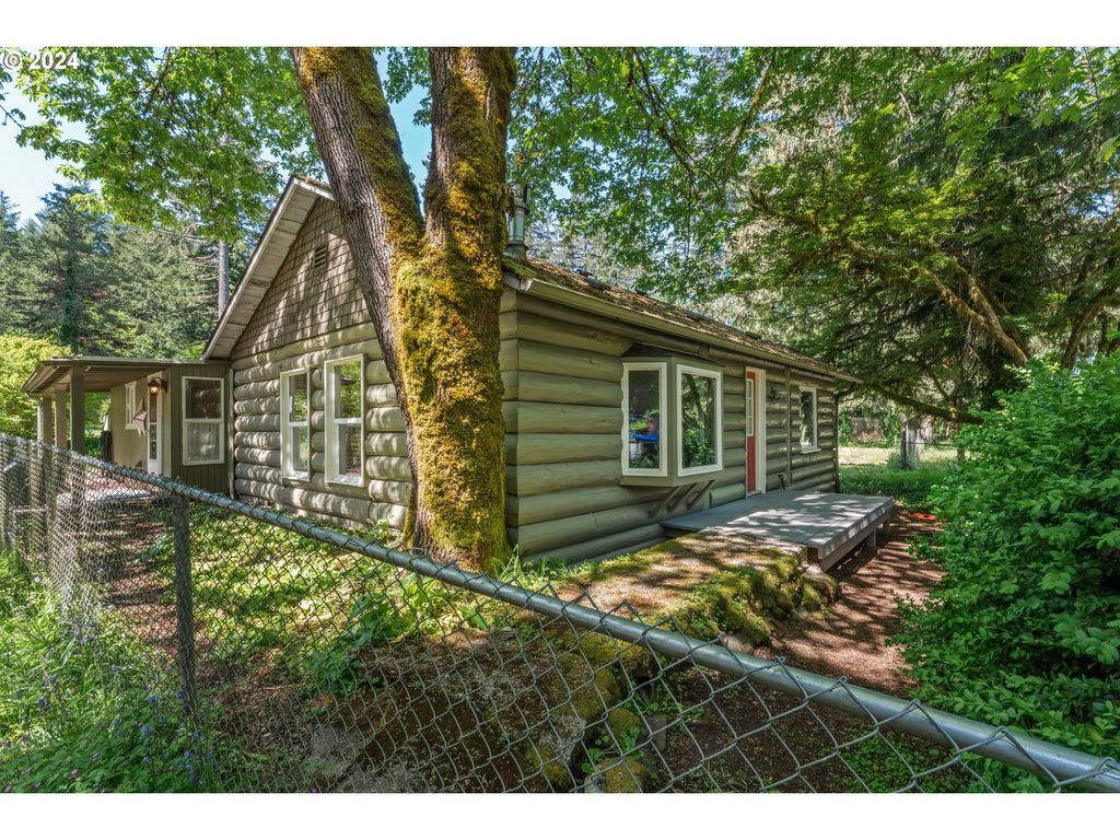 Photo for 80630 Lost Creek Rd, Dexter, OR 97431 (MLS # 24469473)