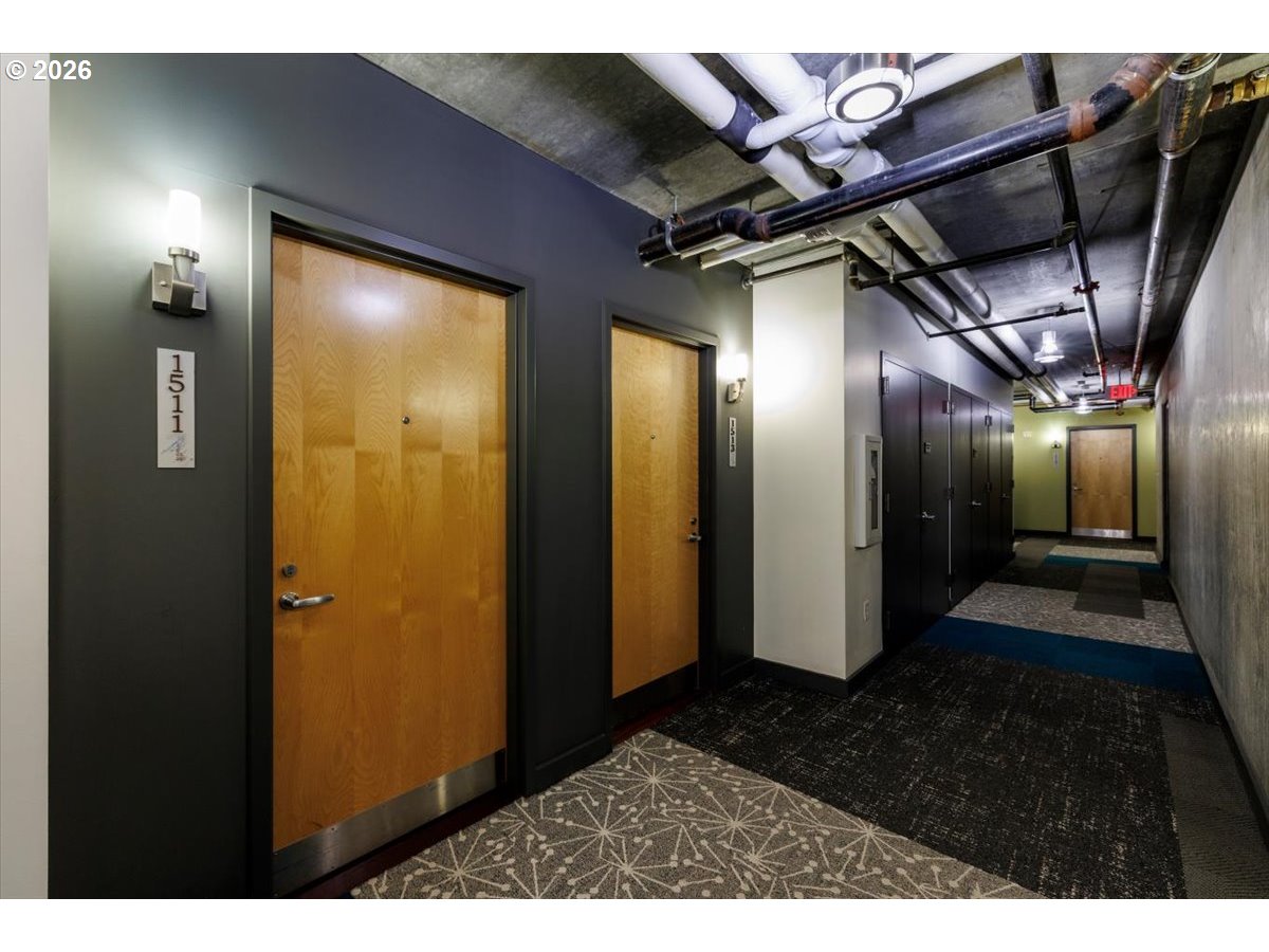 1926 W BURNSIDE ST 1511