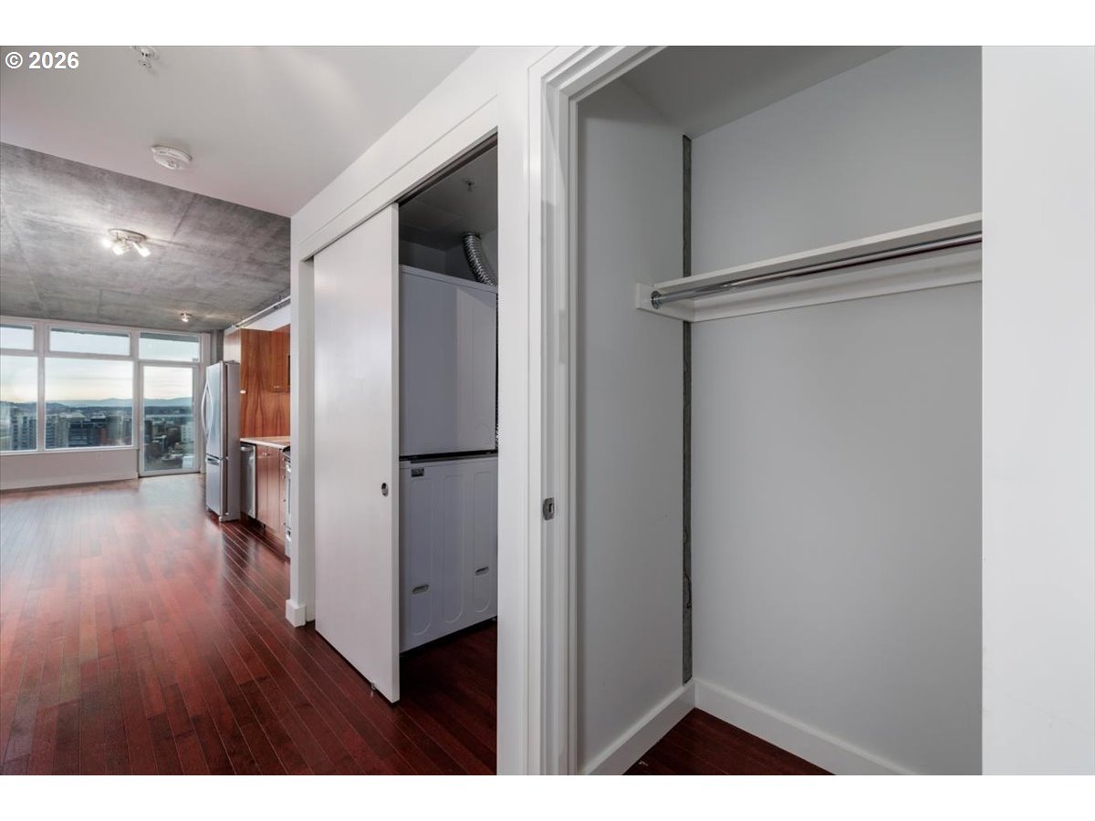 1926 W BURNSIDE ST 1511