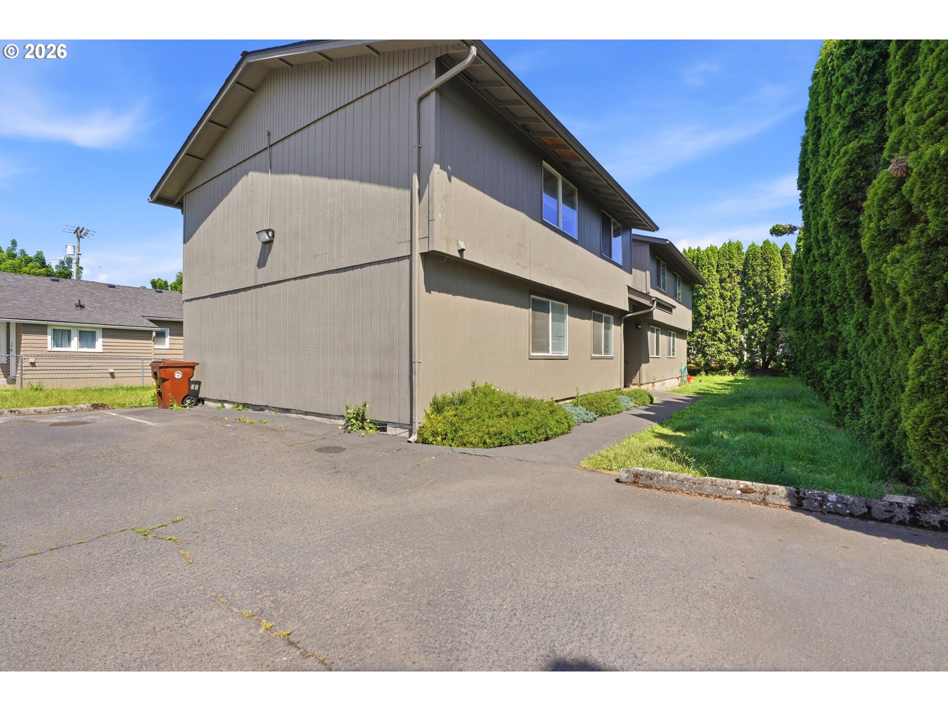 1715 SE 9TH AVE