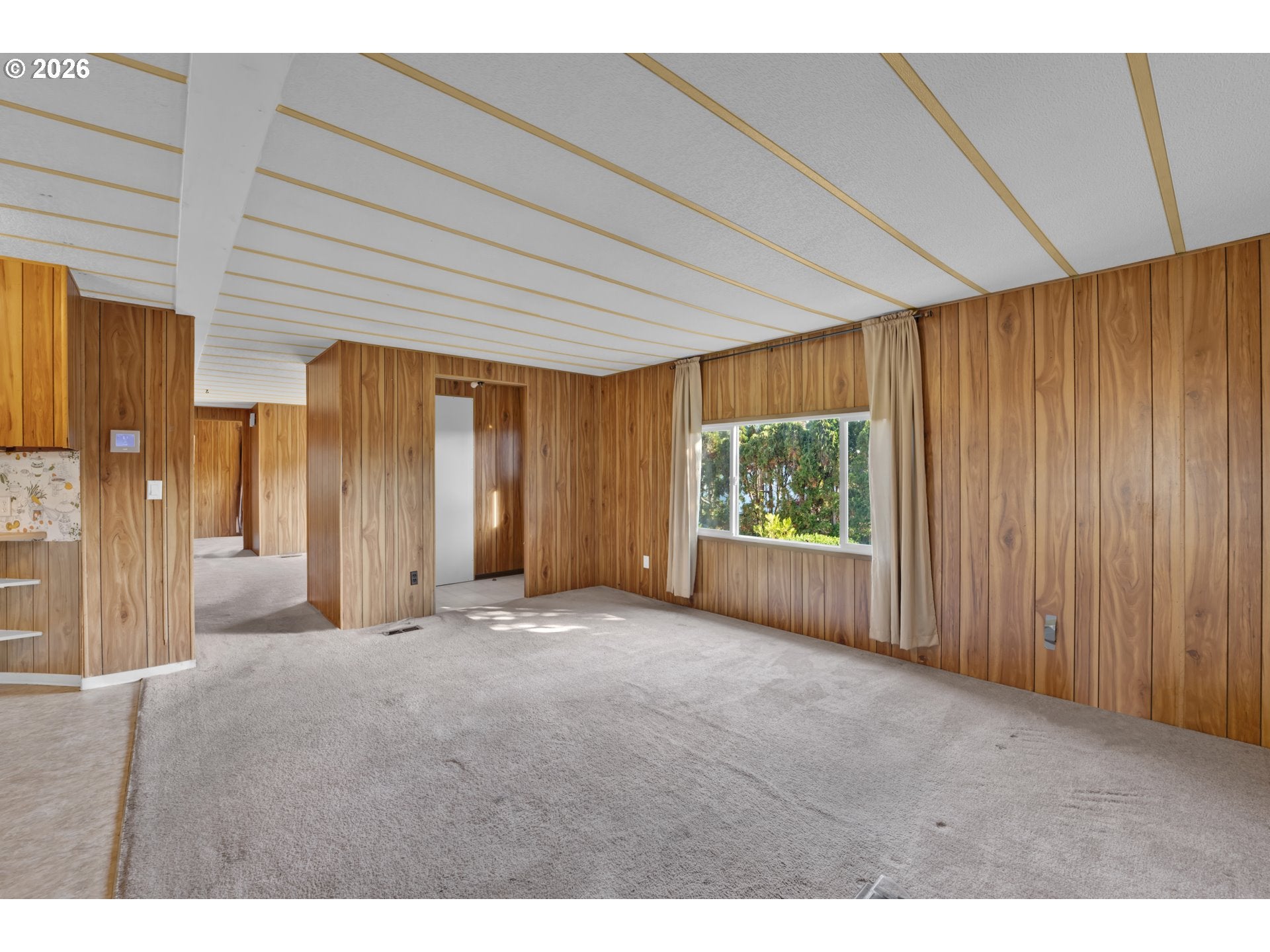 231 CRESWOOD DR