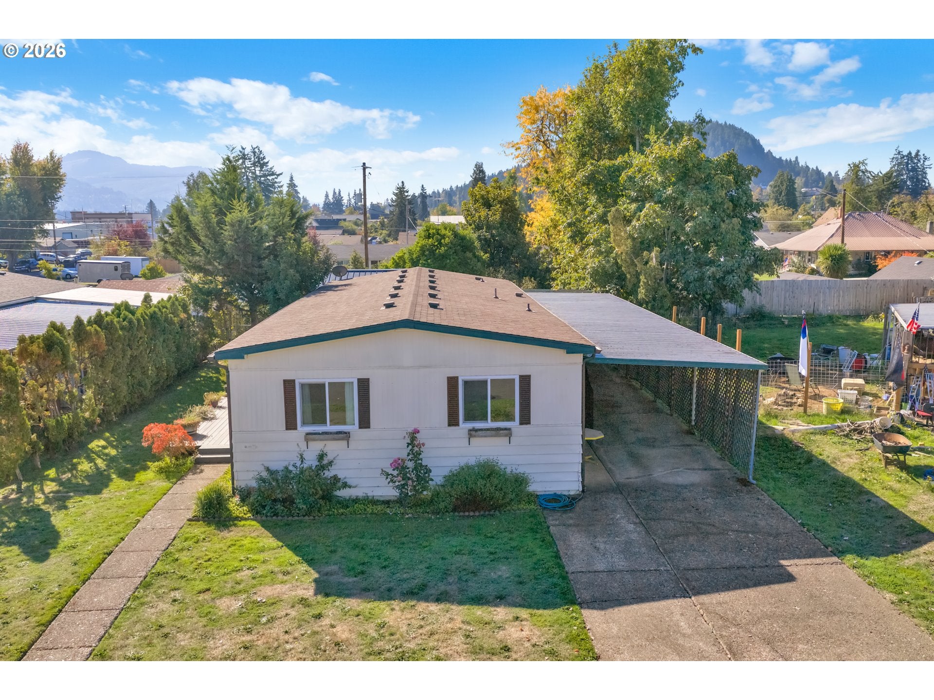 231 CRESWOOD DR