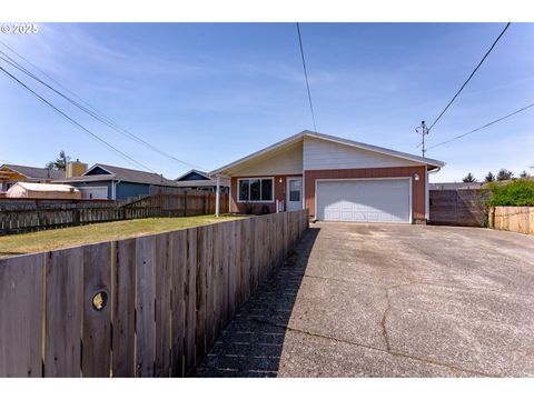 1140 SANFORD ST Coos Bay OR 97420