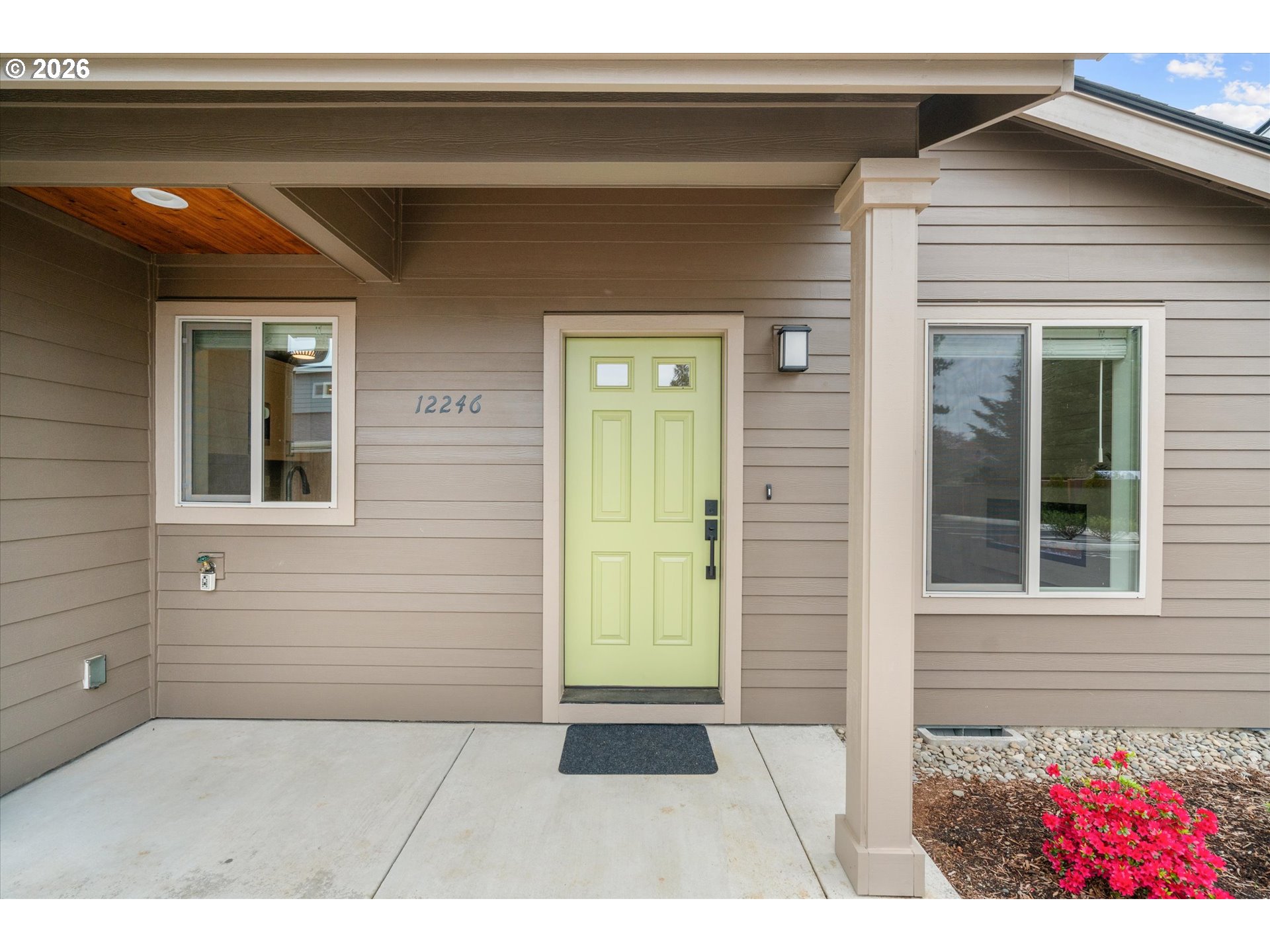 12246 Meadowlawn Dr