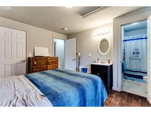 Tiny photo for 460 Meadow Ln, Creswell, OR 97426 (MLS # 654343305)