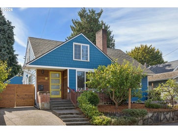 26 NE STAFFORD ST Portland OR 97211
