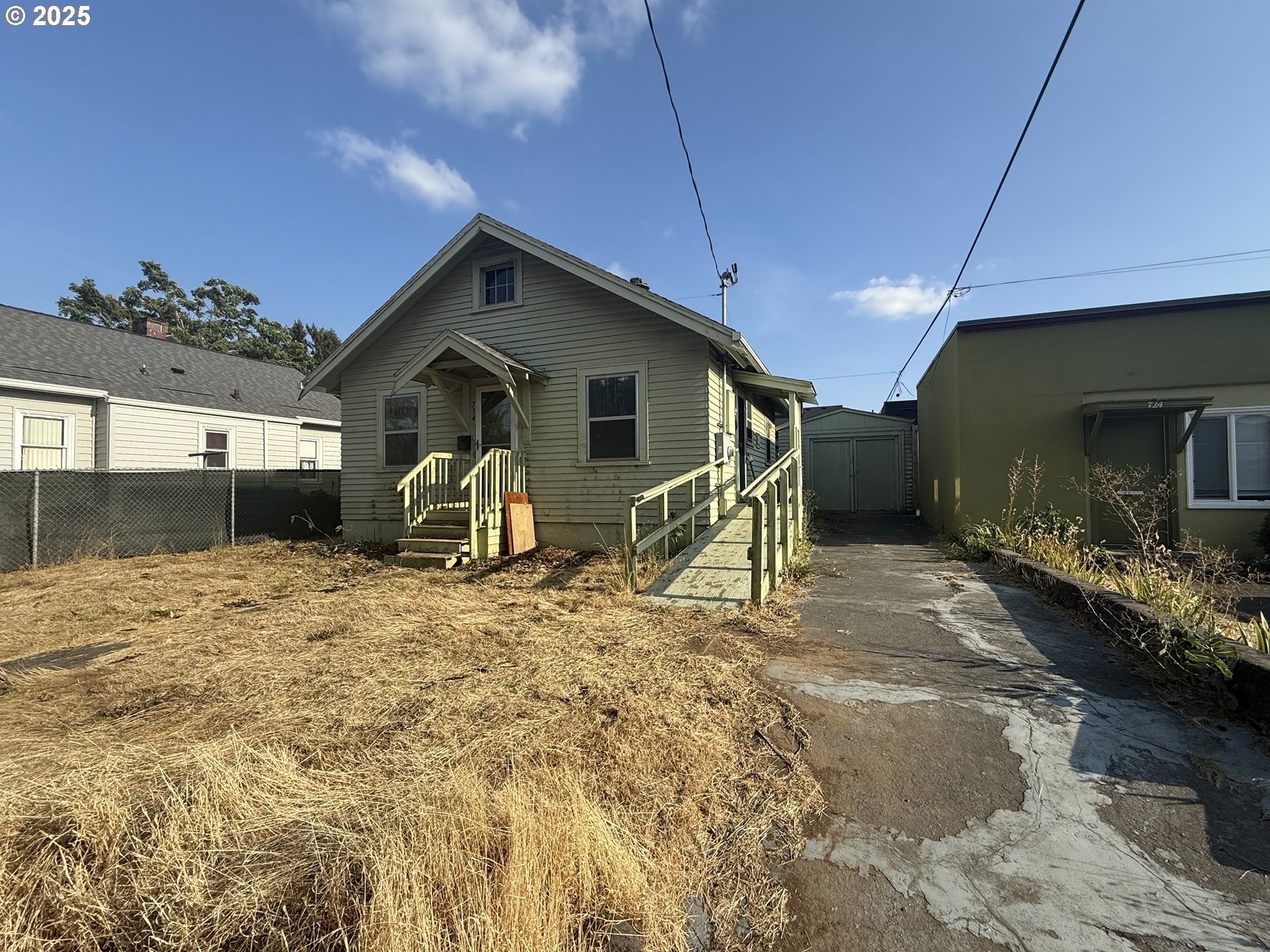 714 N KILLINGSWORTH CT