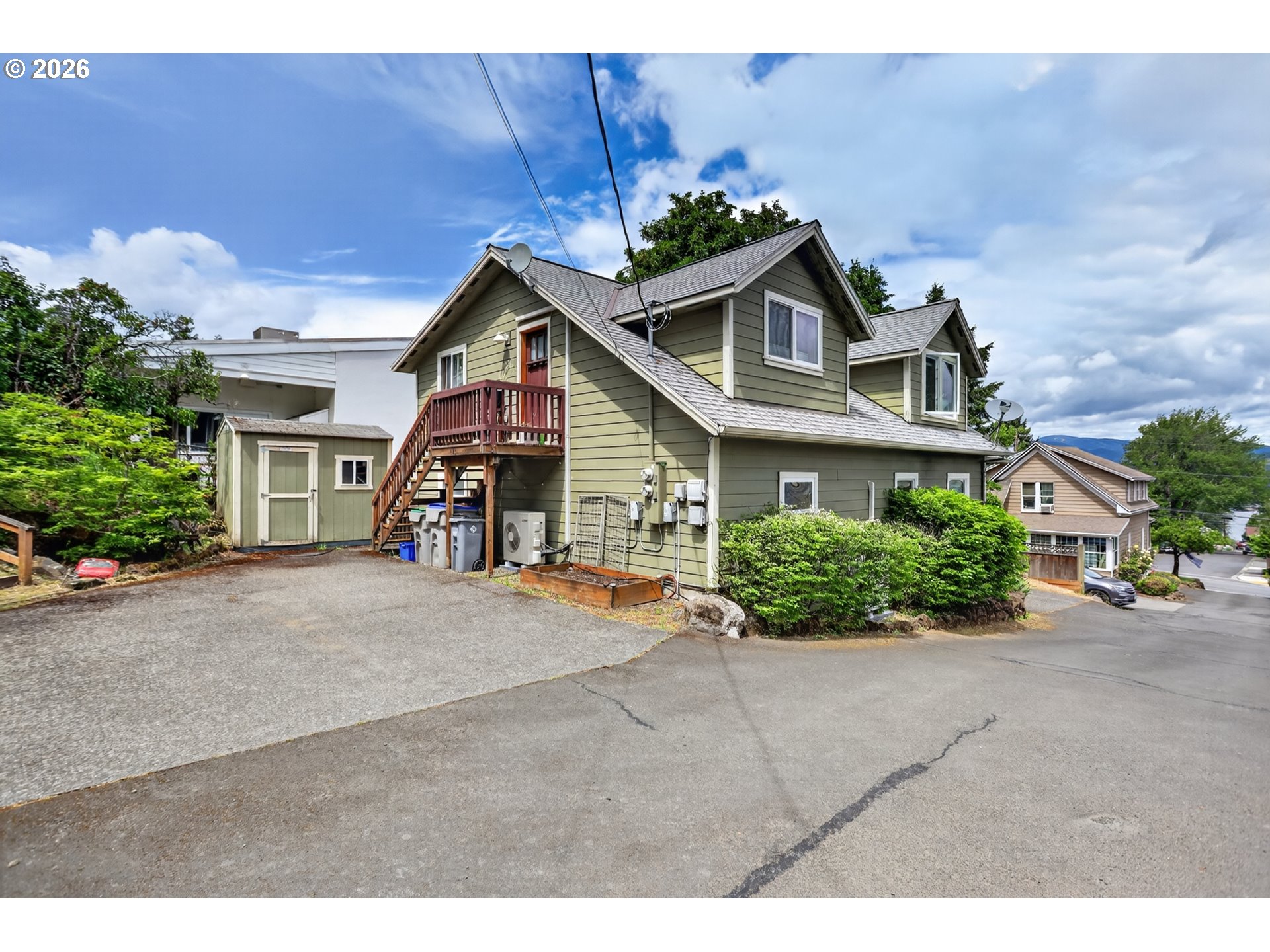 921 EUGENE ST