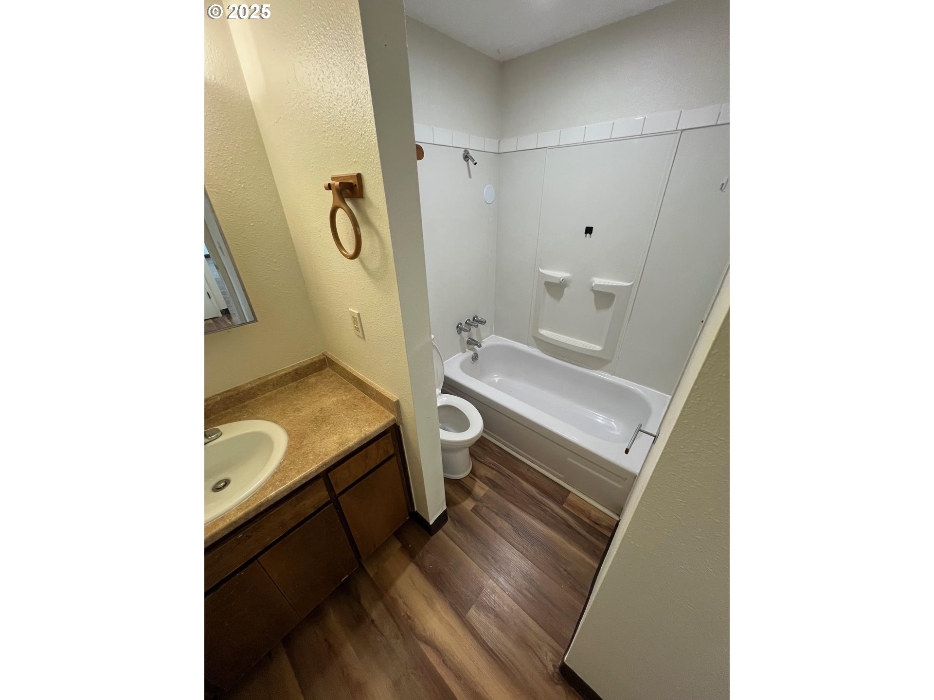 120 MORTON RD