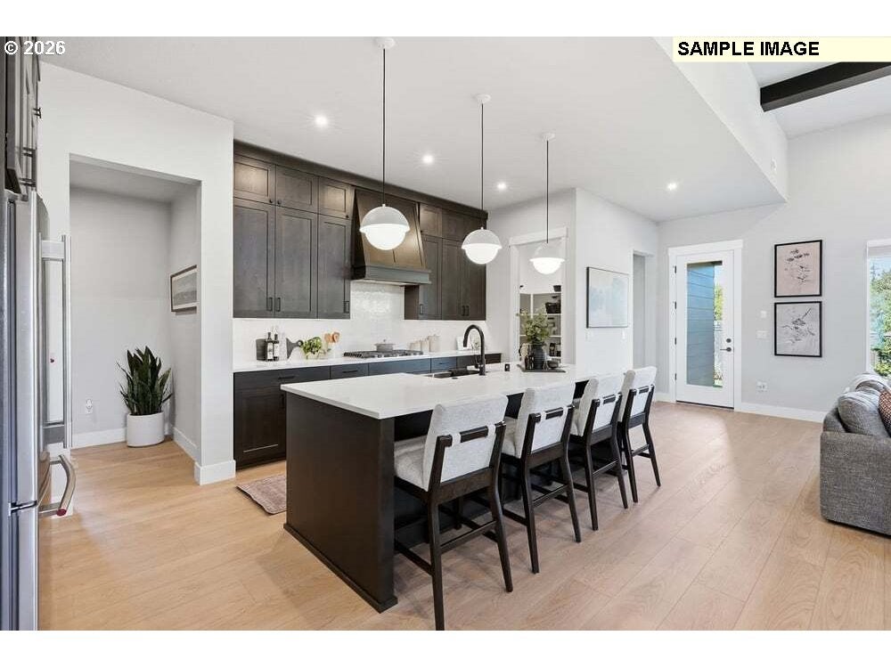 1401 E Primavera ST