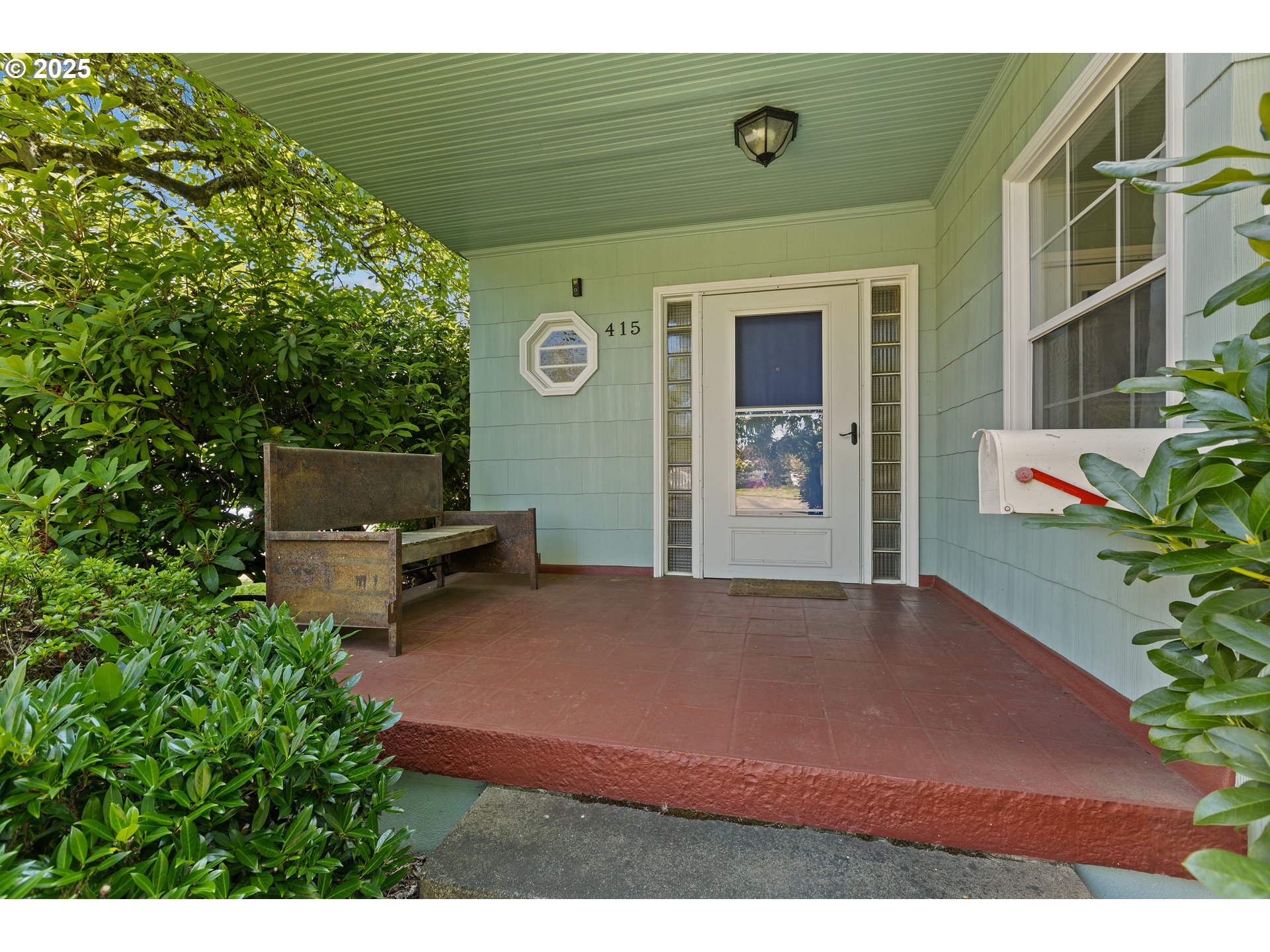 415 W MADRONE ST