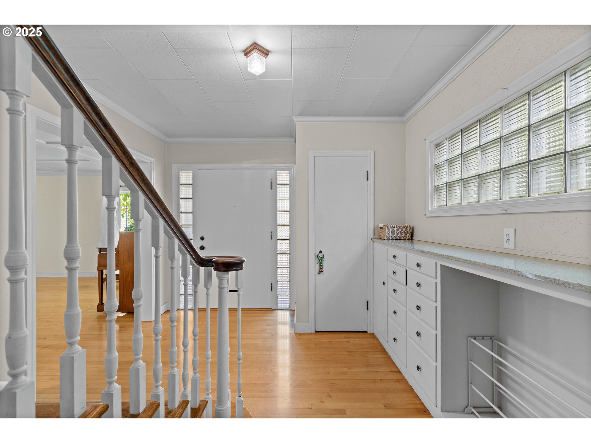 415 W MADRONE ST
