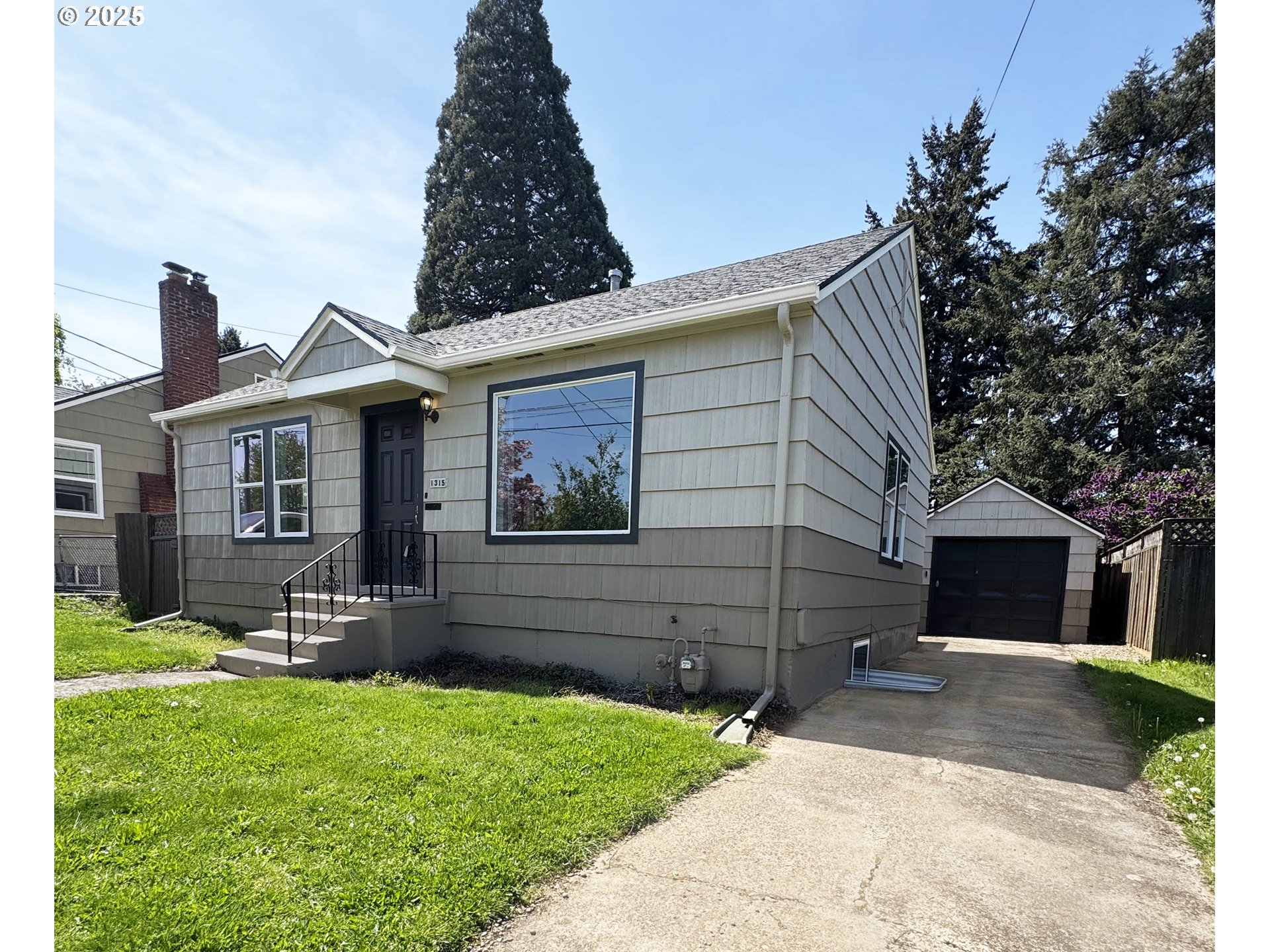 Portland, Oregon 97213, United States, 2 Bedrooms Bedrooms, ,1 BathroomBathrooms,Residential,Active,76467