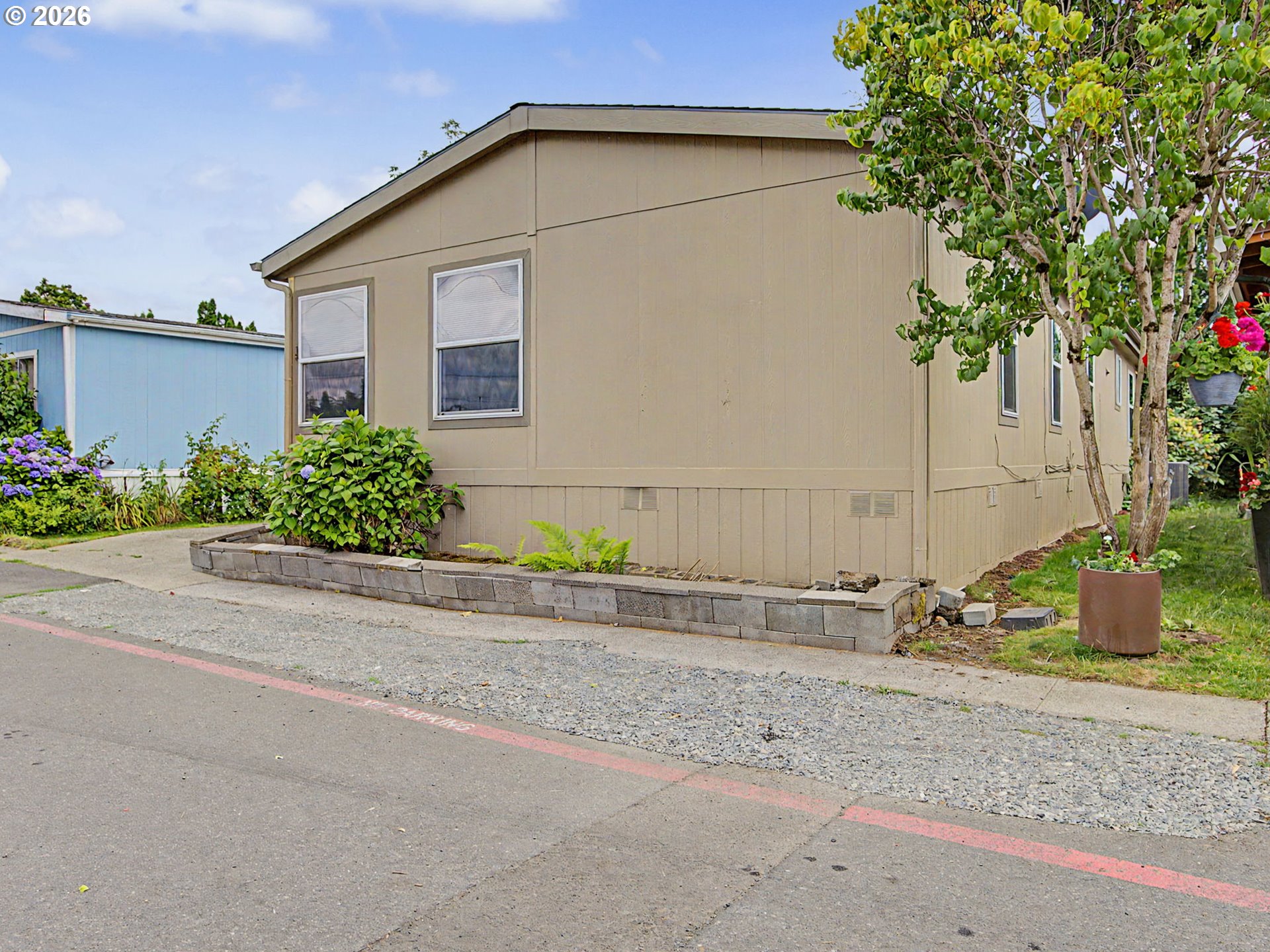 20140 NE SANDY BLVD 96