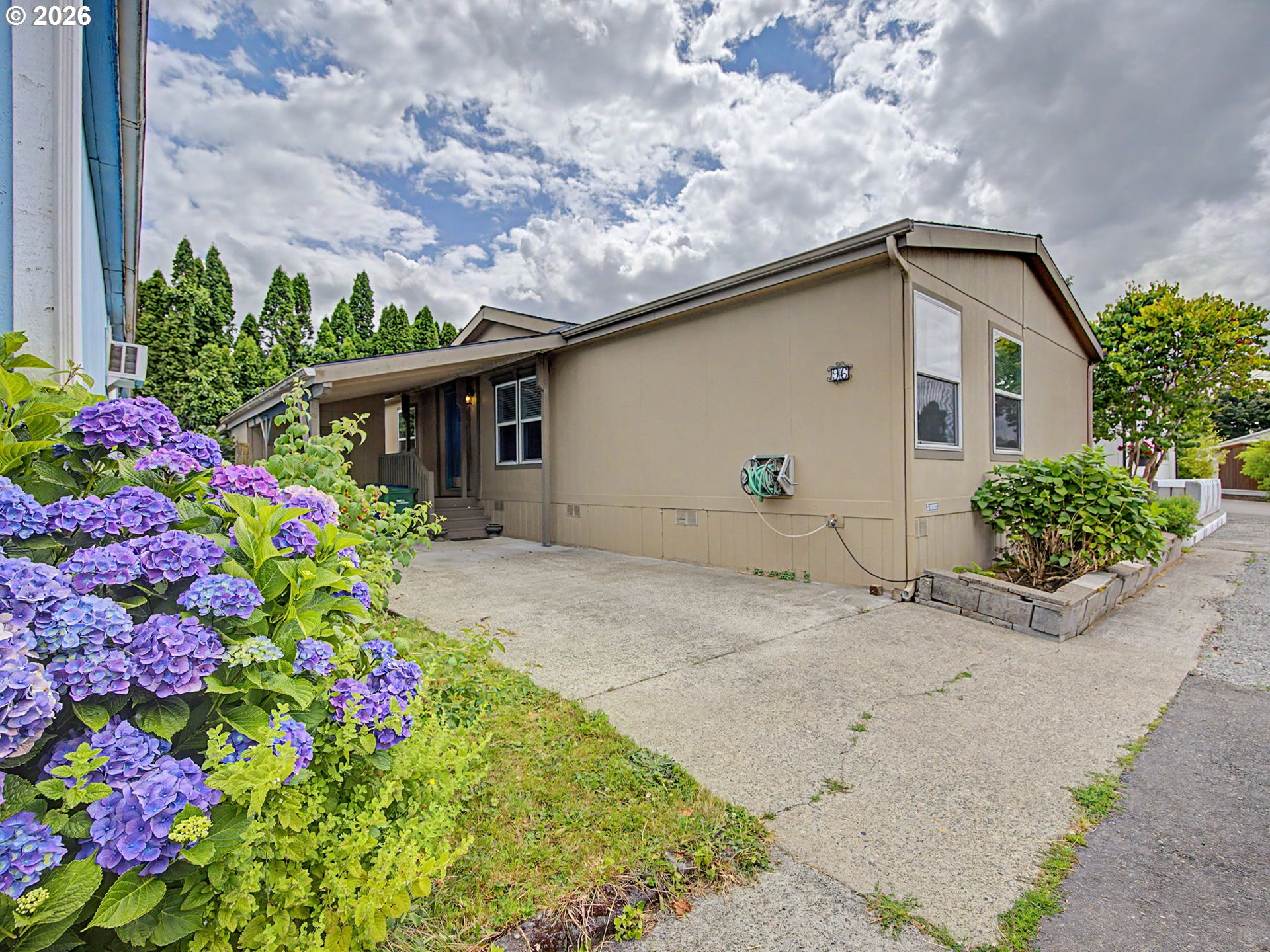 20140 NE SANDY BLVD 96