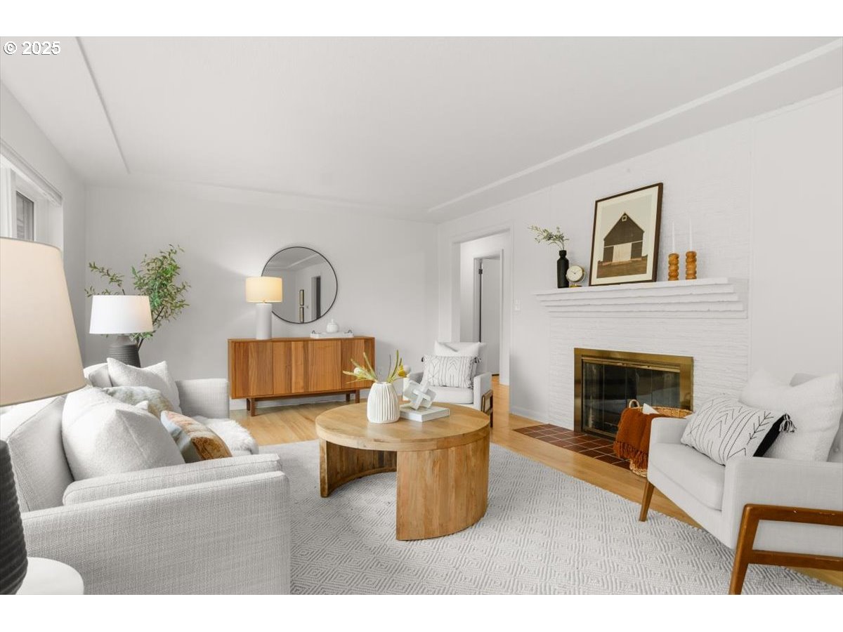 5381/5383 SW HUMPHREY BLVD