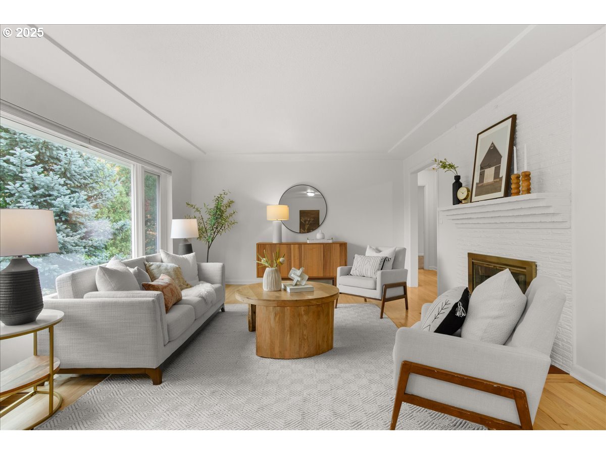 5381/5383 SW HUMPHREY BLVD