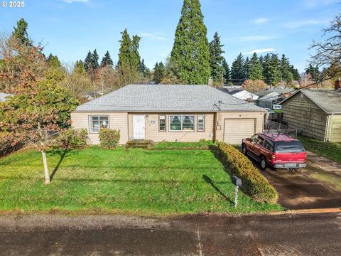 Photo of 12413 SE Mill St, Portland, OR 97233 (MLS # 171534104)