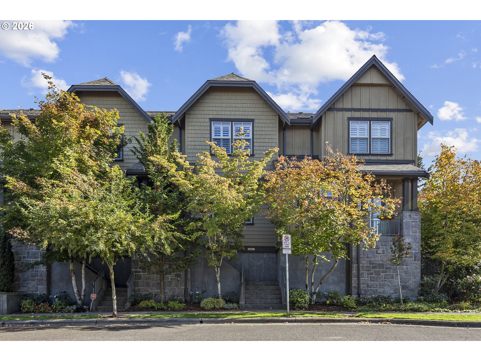 686 SW RUSTICA TER